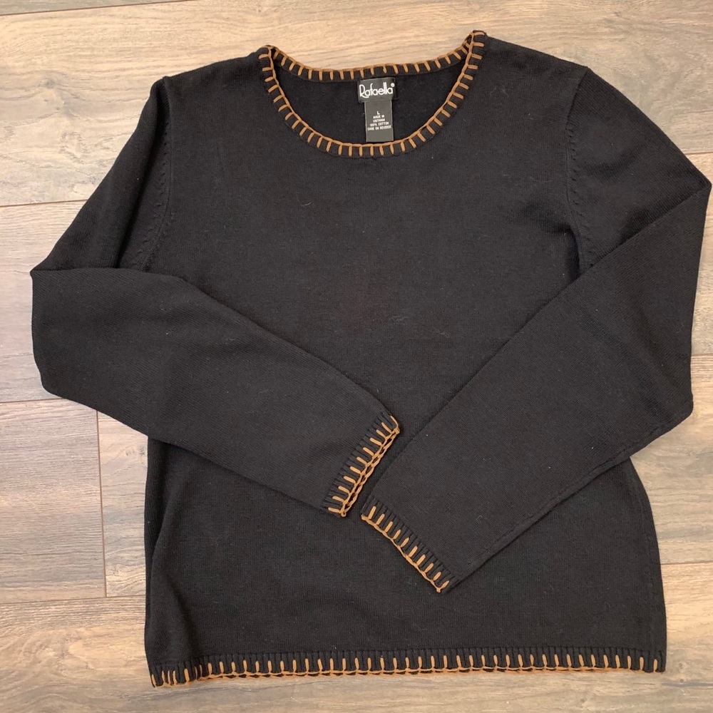 Rafaella top in the color black and brown size L